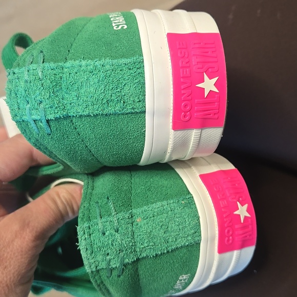 Green and pink converse Mens 7/Women's 8.5 - Picture 3 of 3